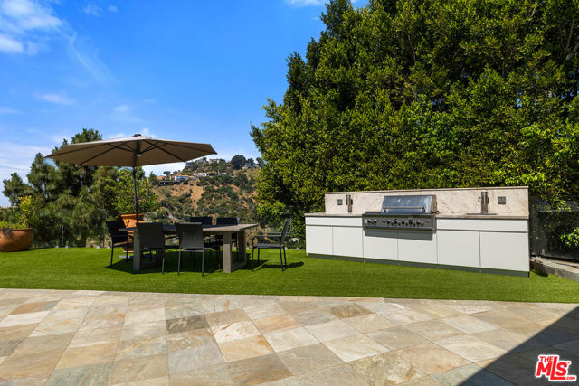 7834 Electra Drive, Los Angeles CA: https://media.crmls.org/mediaz/9fc9e9bc-a893-486a-9da3-2db766b73dfd.jpg