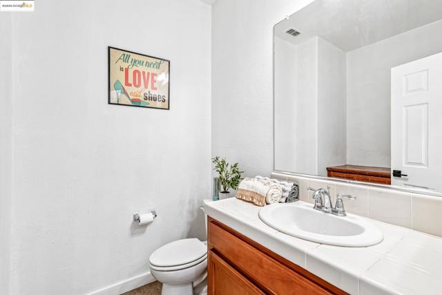 4576 Benton St, Antioch CA: https://media.crmls.org/mediaz/9fca27ab-3700-48ba-8cc5-b98e15be0d26.jpg