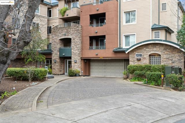 1310 Creekside Dr, Walnut Creek CA: https://media.crmls.org/mediaz/9fca2c0a-4865-4d6e-a859-e0f7c58be483.jpg