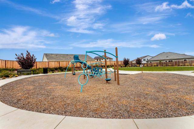 172 Vienna Way, Hollister CA: https://media.crmls.org/mediaz/9fcaad33-4486-4f20-afe9-60d3614d530c.jpg