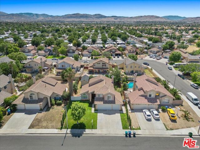 3228 Rollingridge Avenue, Palmdale CA: https://media.crmls.org/mediaz/9fcb2aca-5f8e-470c-9a32-349cd92d08e9.jpg