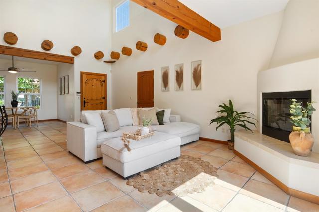 2320 Ivy Road, Oceanside CA: https://media.crmls.org/mediaz/9fcbde95-6007-4b90-bceb-6f79d31f78d4.jpg