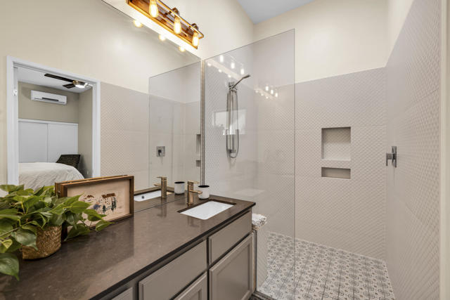 54175 Avenida Madero, La Quinta CA: https://media.crmls.org/mediaz/9fcbf666-ad32-4d7a-8a2b-9ee934c3f7ed.jpg