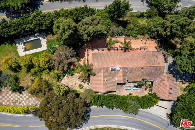 2901 Benedict Canyon Drive, Beverly Hills, California 90210, 5 Bedrooms Bedrooms, ,5 BathroomsBathrooms,Single Family Residence,For Sale,Benedict Canyon,24384625