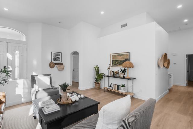 Detail Gallery Image 9 of 34 For 866 Windridge Cir, San Marcos,  CA 92078 - 4 Beds | 2 Baths