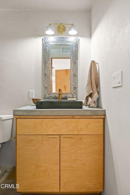 1107 S Rice Road, Ojai CA: https://media.crmls.org/mediaz/9fccff50-5b6d-40ce-9e39-edf6f23a4a78.jpg