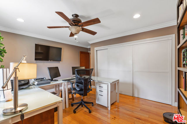 1865 E Villa Street, Pasadena CA: https://media.crmls.org/mediaz/9fcd3ebf-e0c0-4b48-8c85-9418dfc3d79c.jpg