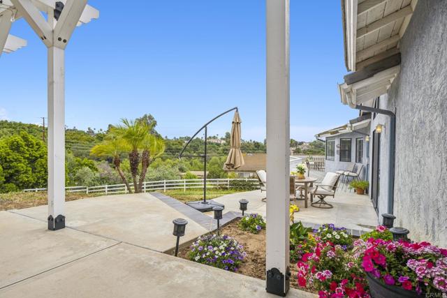 3048 Jason Road, Fallbrook CA: https://media.crmls.org/mediaz/9fcda721-b141-40a8-a72a-13e93028d19e.jpg