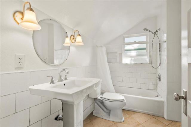 262 Hawthorne Avenue, Palo Alto CA: https://media.crmls.org/mediaz/9fcdb0c7-992b-42fb-9a6e-423d48e19ca1.jpg