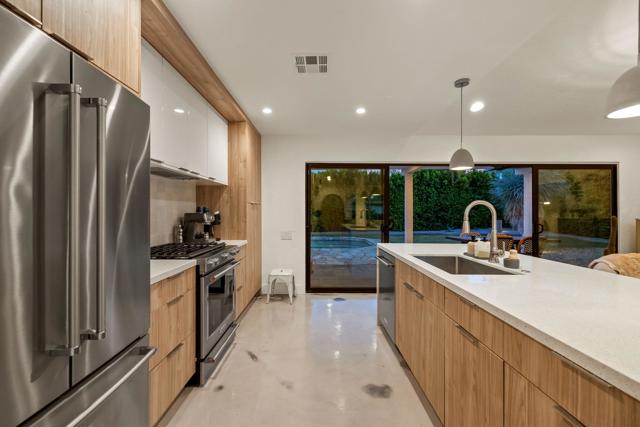 1055 E Louise Drive, Palm Springs, CA 92262