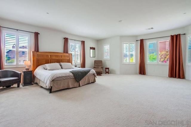 908 Hydra Ct, San Marcos CA: https://media.crmls.org/mediaz/9fcec3e8-0f53-47b4-ba39-35f0d1239cd9.jpg