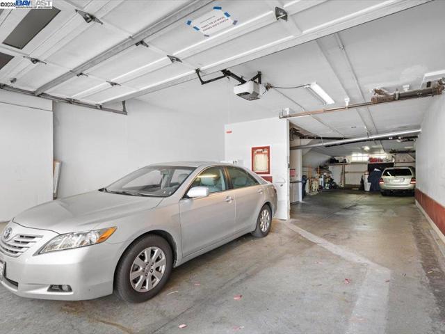56 Edgewood Ct, Daly City CA: https://media.crmls.org/mediaz/9fcec5e8-8e73-4d4f-9a08-2656decf80be.jpg