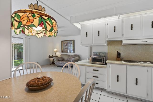 Detail Gallery Image 18 of 43 For 8 Calle Fronte #204,  Camarillo,  CA 93012 - 2 Beds | 2 Baths