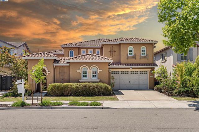 7818 Kennard Ln, San Ramon CA: https://media.crmls.org/mediaz/9fcf0325-2591-4d96-b8e4-c7bc7d3140cd.jpg