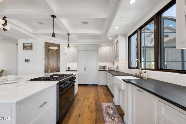 45 Valley Vista Drive, Camarillo CA: https://media.crmls.org/mediaz/9fcfa474-abf0-40c6-9b5f-387aa63dddda.jpg