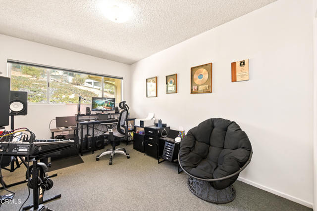 Detail Gallery Image 26 of 41 For 633 Camino Roberto, Thousand Oaks,  CA 91360 - 4 Beds | 2/1 Baths