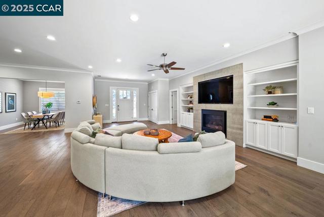 100 Alderwood Rd, Walnut Creek CA: https://media.crmls.org/mediaz/9fd03e5f-116f-4a63-bae9-21993364de22.jpg