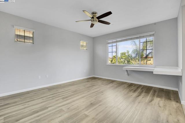 269 Alta St, Brentwood CA: https://media.crmls.org/mediaz/9fd05dc1-6bd1-447c-9938-4f5ba0af9189.jpg