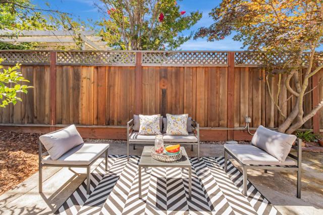 1040 Linda Drive, Campbell CA: https://media.crmls.org/mediaz/9fd146eb-87fc-4fb5-95a5-ce02ce15437d.jpg