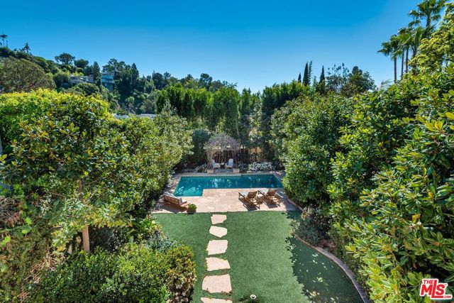 1549 Lindacrest Drive, Beverly Hills CA: https://media.crmls.org/mediaz/9fd188f9-5142-4534-b3e3-2bdc6cfd7aa6.jpg