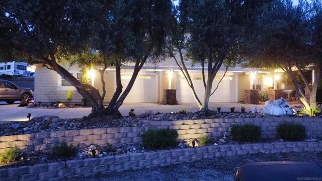 10505 Valle Vista Rd, Lakeside CA: https://media.crmls.org/mediaz/9fd1a023-7191-4f04-bb34-c1aded25df4f.jpg