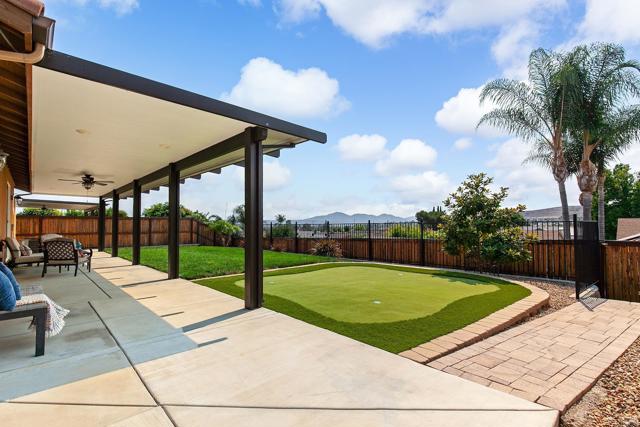 10252 Casa Ct, Santee CA: https://media.crmls.org/mediaz/9fd1ab37-07a6-4a99-87e7-c7c0076b07b1.jpg