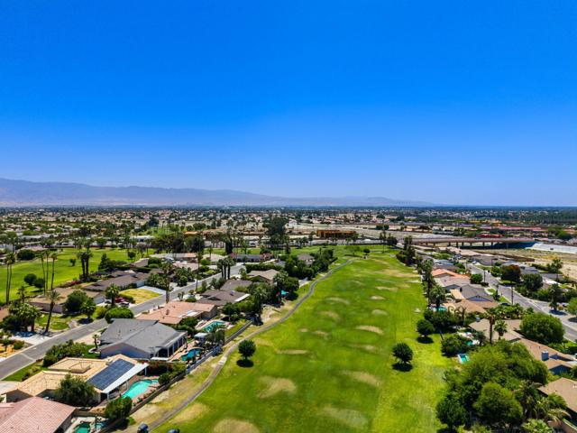79835 Horseshoe Road, La Quinta CA: https://media.crmls.org/mediaz/9fd220f7-7767-4c3a-8d4e-304c53d6fad9.jpg