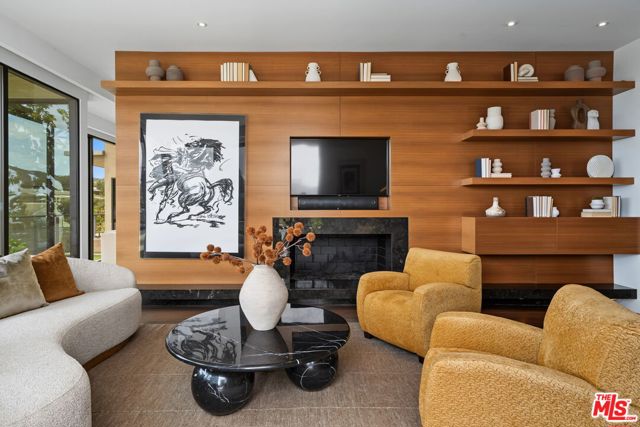 4 Bed Home for Sale in Los Angeles, California