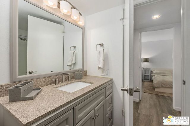 400 N Sunrise Way, Palm Springs CA: https://media.crmls.org/mediaz/9fd30e8e-06c2-4c00-9434-e5d627ad1be9.jpg