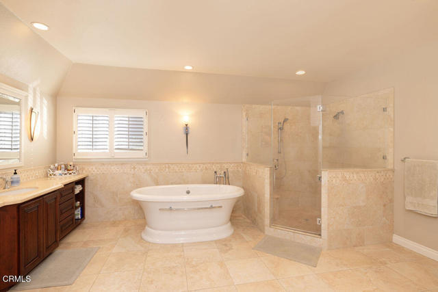5751 Terra Bella Court, Camarillo CA: https://media.crmls.org/mediaz/9fd38106-524c-4f5f-9248-d93bb59cf155.jpg