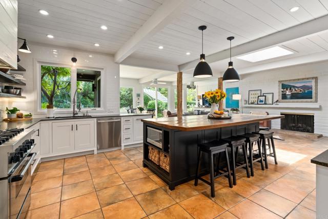 16851 Orchard Bend Road, Poway CA: https://media.crmls.org/mediaz/9fd385ac-daf1-4ee9-ac94-1b7e8a747517.jpg
