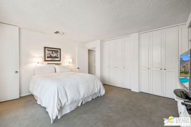 2723 S Kings Road, Palm Springs CA: https://media.crmls.org/mediaz/9fd45d99-a601-4270-83b5-66c1b09b8fde.jpg