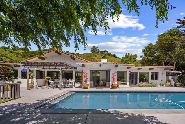 228 Vista Verde, Carmel Valley CA: https://media.crmls.org/mediaz/9fd487f4-fb61-4453-8bdf-28033434950c.jpg
