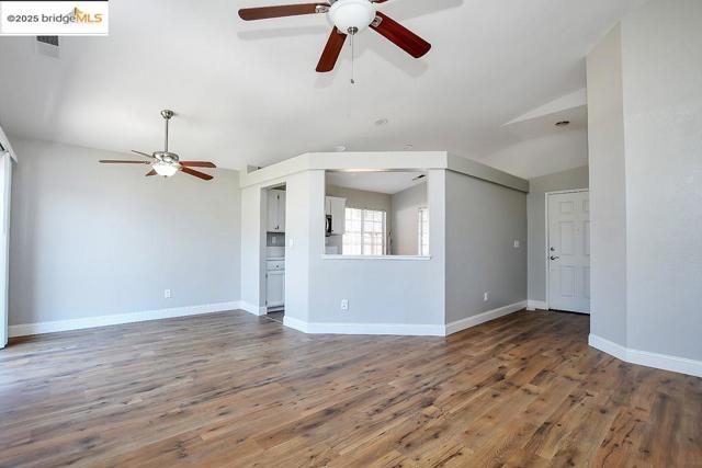 668 Miller Dr, Oakley CA: https://media.crmls.org/mediaz/9fd54434-9c0e-435c-8ae0-4ec2727a9fdc.jpg