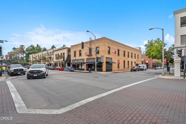 35 N Raymond Avenue, Pasadena CA: https://media.crmls.org/mediaz/9fd64e9b-29bb-413e-82bf-b1be56040cc8.jpg