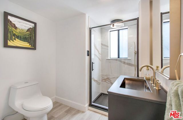 4223 Don Carlos Drive, Los Angeles CA: https://media.crmls.org/mediaz/9fd756ac-d26a-40f7-90af-a188024530a4.jpg