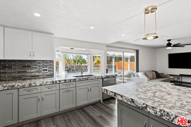 3059 Heather Drive, Fullerton CA: https://media.crmls.org/mediaz/9fd757db-c3f0-44a7-8069-4a1439b57f97.jpg