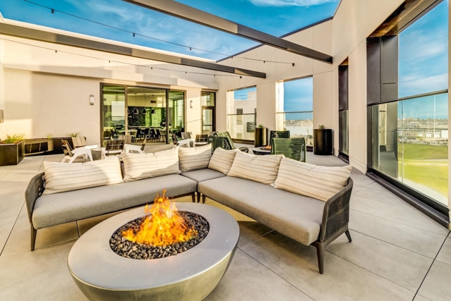 260 260 Brooklyn Basin Way, Oakland CA: https://media.crmls.org/mediaz/9fd79c39-0170-47a3-99a4-8a87a915b590.jpg