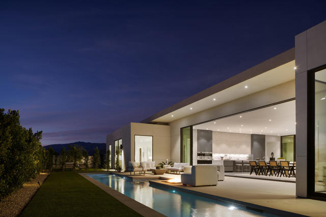 16 Via Linea, Rancho Mirage CA: https://media.crmls.org/mediaz/9fd81b88-eb03-47bb-9248-c761a89f8276.jpg