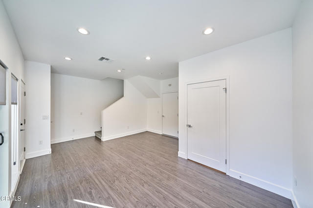 Detail Gallery Image 10 of 42 For 4201 Pennsylvania Ave #C2,  Glendale,  CA 91214 - 4 Beds | 4 Baths