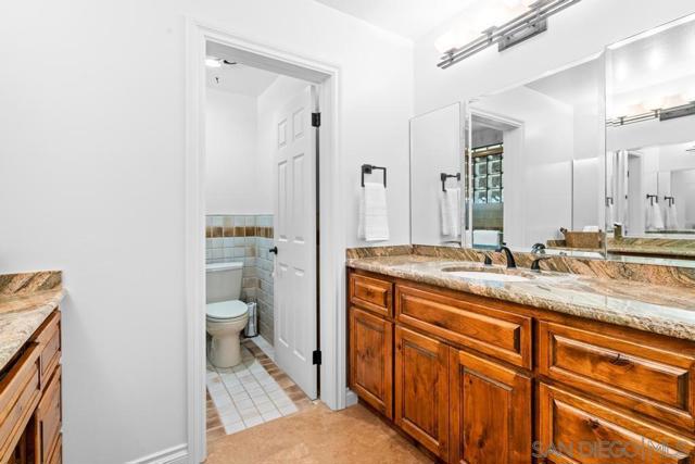 17109 Cloudcroft Dr, Poway CA: https://media.crmls.org/mediaz/9fd85318-e13c-4843-97bd-8d4afd2accea.jpg