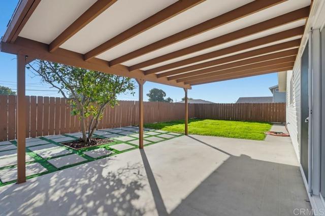 421 Locdel Court, Chula Vista CA: https://media.crmls.org/mediaz/9fd878af-a43f-425a-ae1e-7e9c20083ca7.jpg
