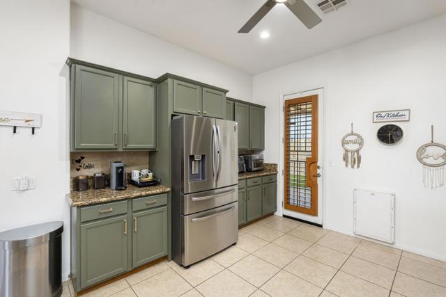 13039 Calle Amapola, Desert Hot Springs CA: https://media.crmls.org/mediaz/9fd8bc5a-411f-426c-bf41-97d4ee56215f.jpg
