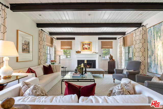 10428 Wyton Drive, Los Angeles CA: https://media.crmls.org/mediaz/9fd8d8ea-e23a-4f9d-b678-c18f08435f47.jpg