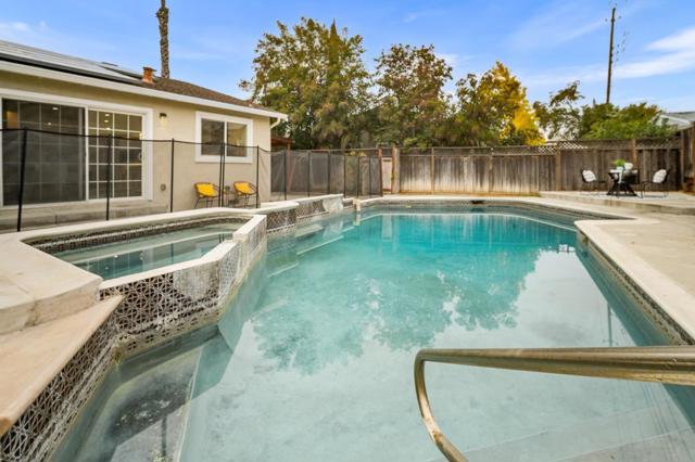 184 Sun Blossom Drive, San Jose CA: https://media.crmls.org/mediaz/9fd8fab1-e72e-41d9-94e9-f73c5353086f.jpg