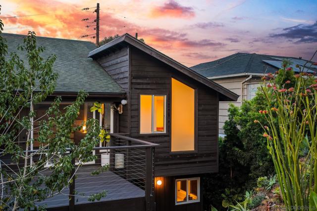 4021 Bernice Dr, San Diego CA: https://media.crmls.org/mediaz/9fda367e-d7dd-48f7-b73a-eb604d88a99b.jpg