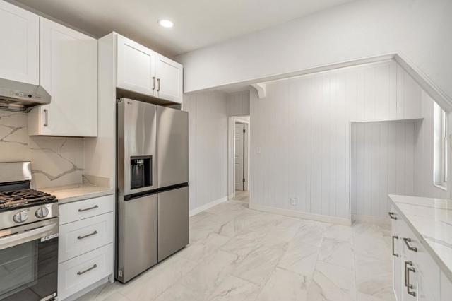 1081 65th Street, Emeryville CA: https://media.crmls.org/mediaz/9fda9e9a-2f75-4224-ba6d-7bf84f1bf94b.jpg