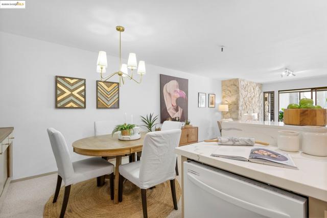 1830 Lakeshore Ave, Oakland CA: https://media.crmls.org/mediaz/9fdaf87b-0d1c-4b67-a11b-d12b9d0caf4e.jpg