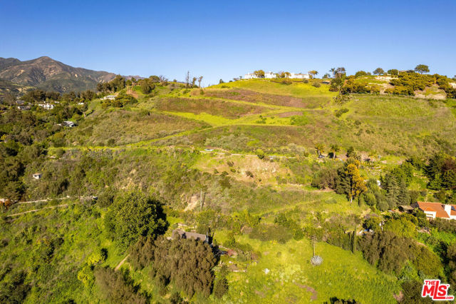 416 Ranchito Vista Road, Santa Barbara CA: https://media.crmls.org/mediaz/9fdb41fb-875d-4a33-a513-cbd4c92836a7.jpg
