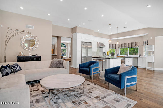 4953 Kilburn Court, Oak Park CA: https://media.crmls.org/mediaz/9fdb5a80-6d0a-4875-824a-2be29a915aca.jpg